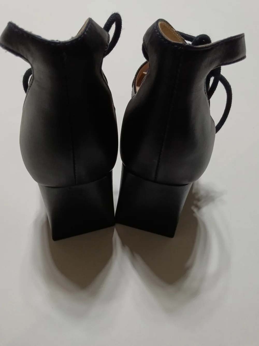 GB Black Leather Strappy Block Heel Sandals Size 7.5